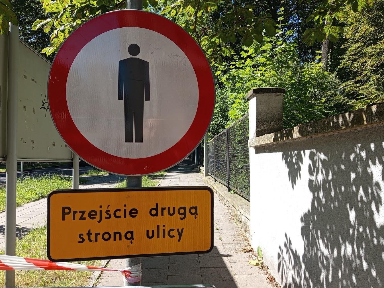 przejscie druga strona ulicy