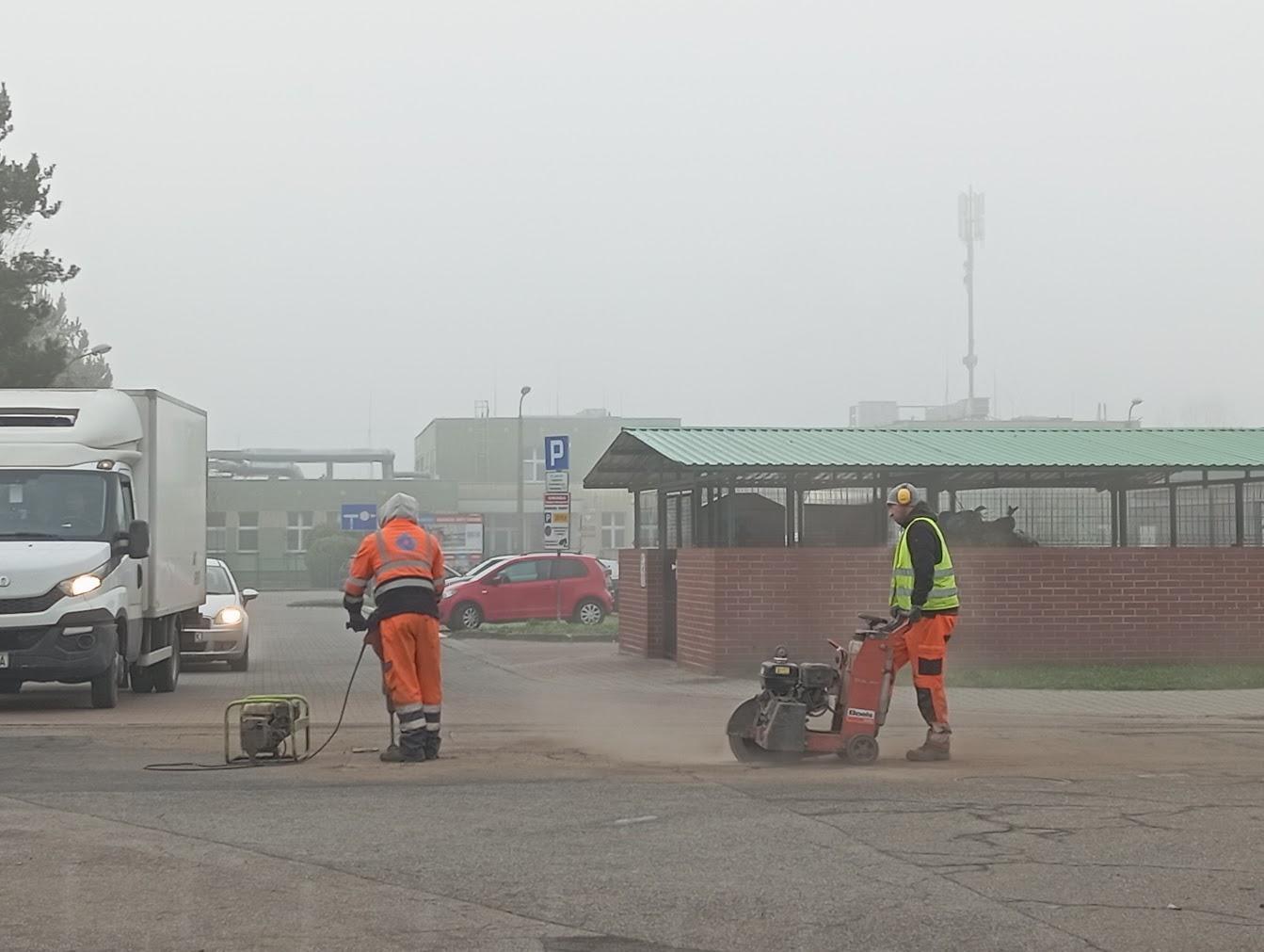 Drogi i chodniki w Gliwicach - nasze ekipy wciąż w akcji.