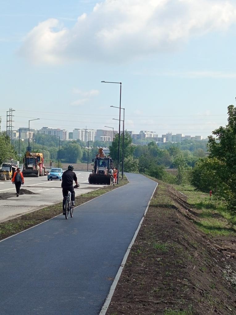 Bezpieczniej i wygodniej na Edisona, a miasto planuje kolejny odcinek trasy.