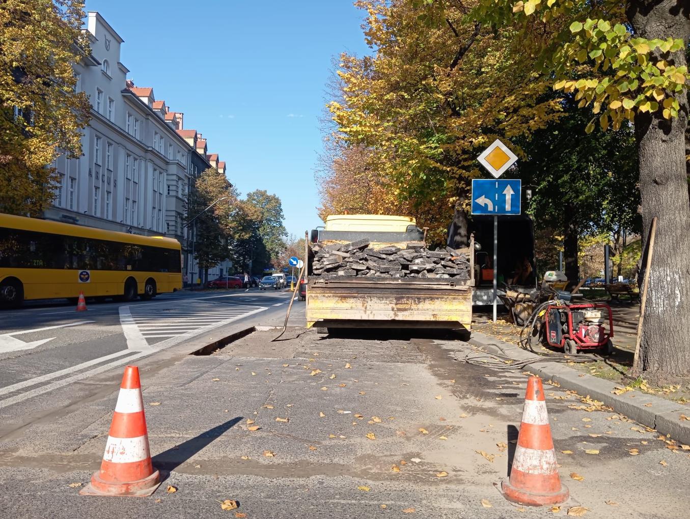 Gdzie służby drogowe pojawią się dziś z naprawami?