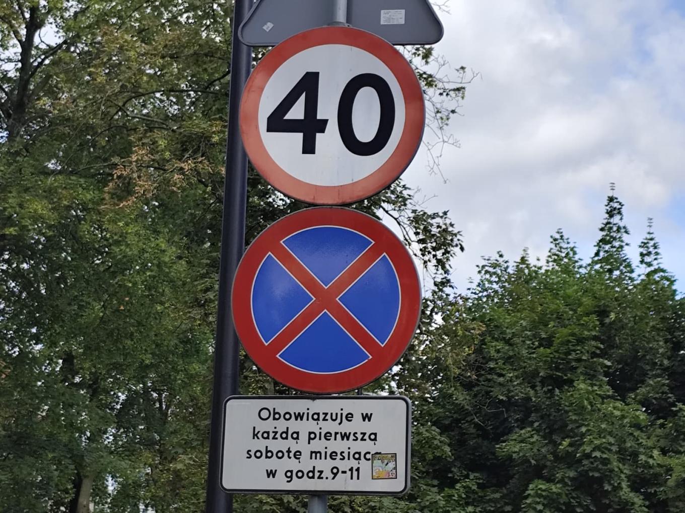 Czasowe zakazy zatrzymywania na czas sprzątania. 