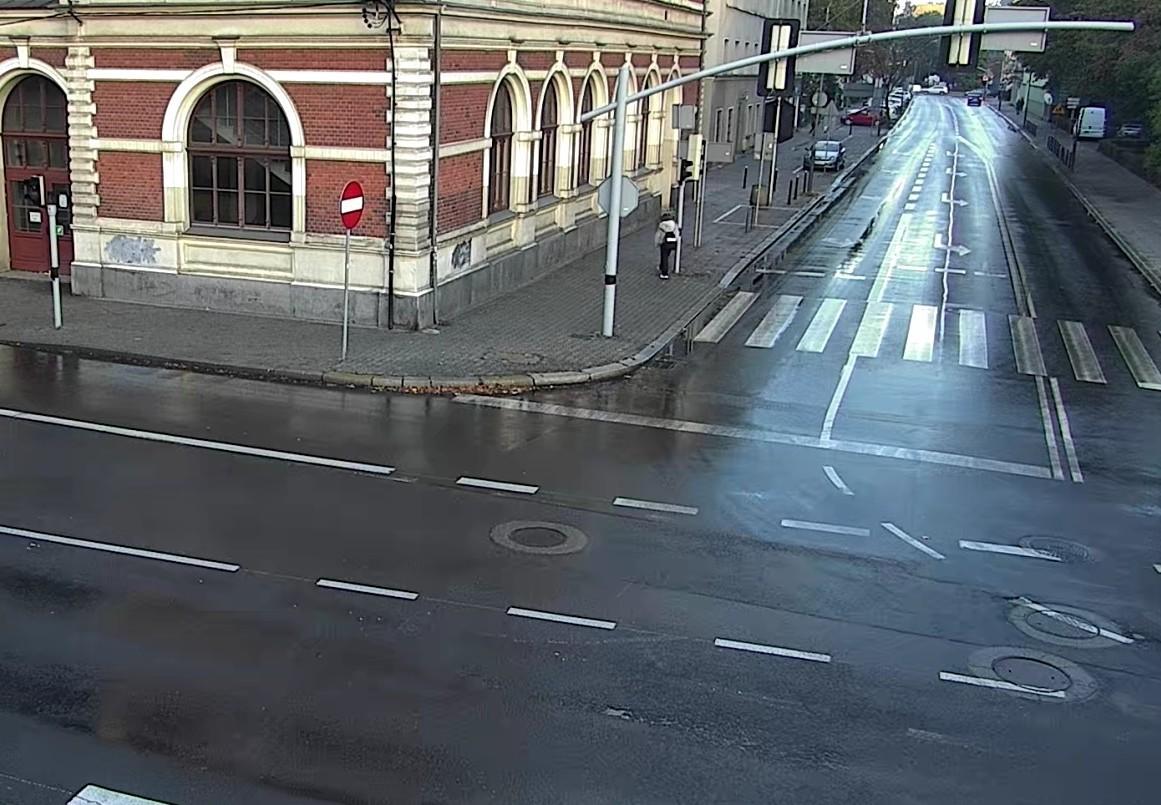 Wrocławska/Strzody - trwają prace przy sygnalizacji świetlnej